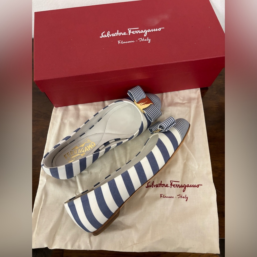 Ferragamo New classic strip flats size 4, EU 34 fit - worn once